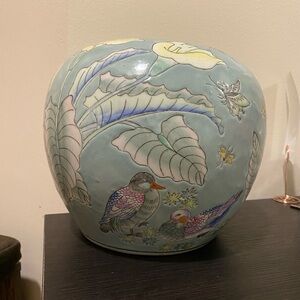 Vintage Beautiful Chinese Porcelain Floral Butterfly Birds Vase Hand painted